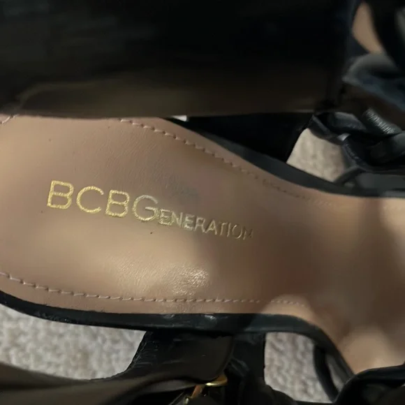 BCBG black heels - Picture 5 of 10